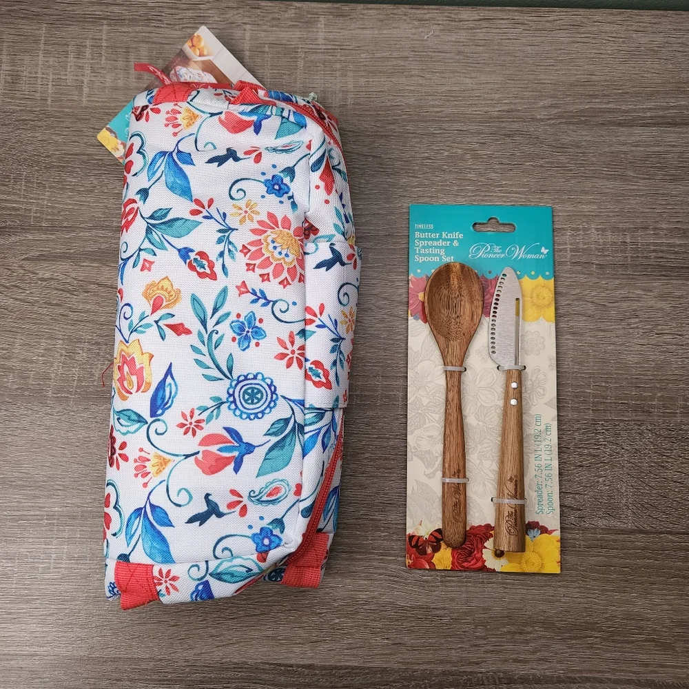 The Pioneer Woman Baker Tote/ Spoon Set Bundle